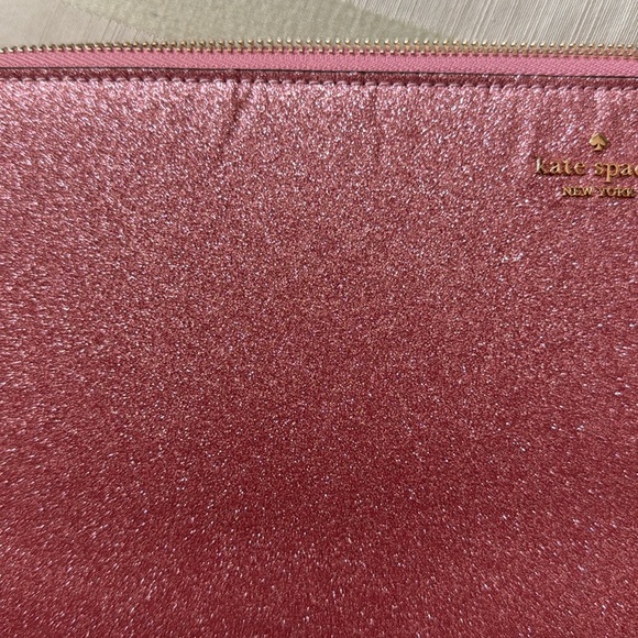 Kate Spade 17.5 Glitter Rose Gold Laptop Sleeve. - Picture 2 of 5